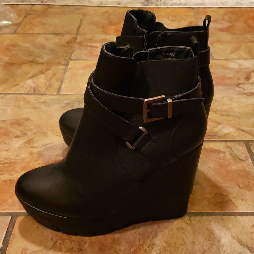 SBICCA Black Ankle Platform Wedge Boots